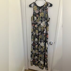 Floral maxi dress with side slits